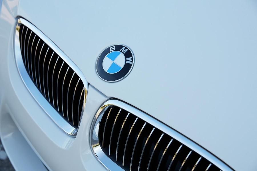 Логотип BMW M3 Coupe (E92) 2008 года  (фото 29 из 83)